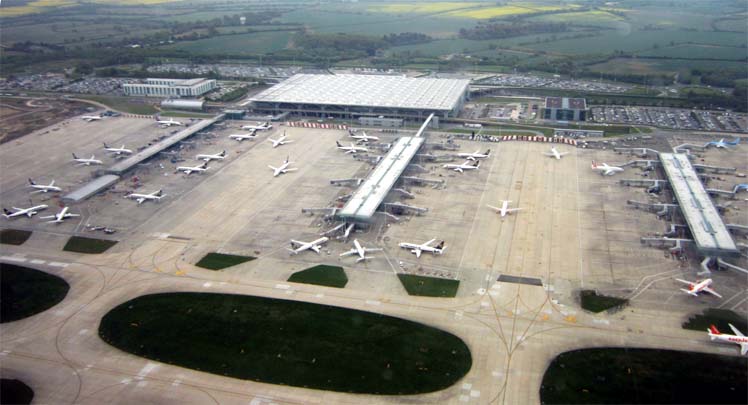 British Airport With UFO Sightings, Regualrily Spotting UFO, Airport Named UFO Hotspot, Weird Objects In The Sky,  FO Full Form, UFO News, Stansted Airport, Where Are Aliens, Aliens Movie List,